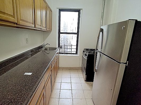 4th image of 3631 Broadway #56