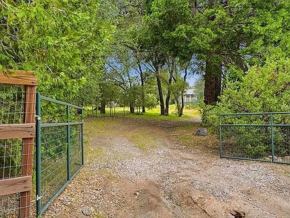 2nd image of 5867 Forest Meadow Rd