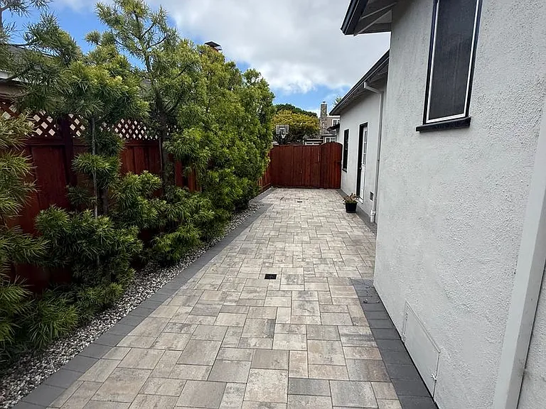 1108 Clovelly Ln — Photo 7