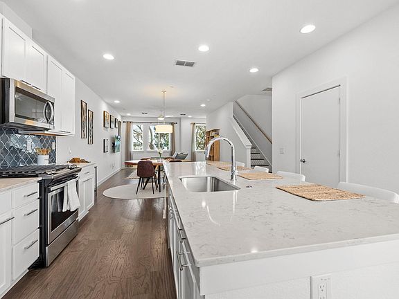 3rd image of 814 N Bluff Dr #90