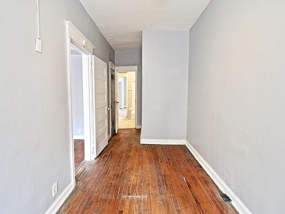 4th image of 112 E 43rd St APT 1