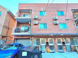 42-08 164th St, Flushing, NY 11358