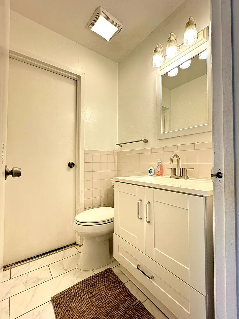 Fully Furnished 3BR ad 1.5 Bath, 2 Car Parking — Photo 3
