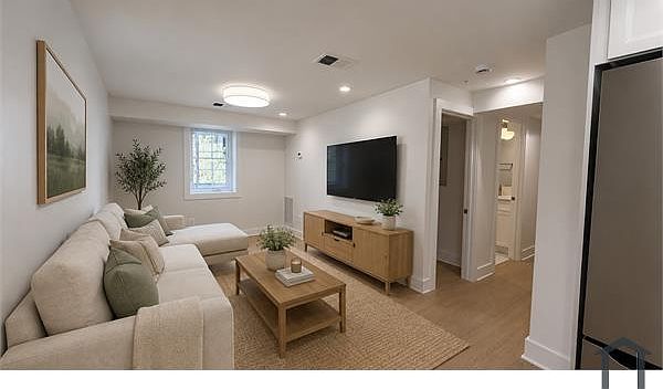 1st image of 1001 Douglas St NE #C