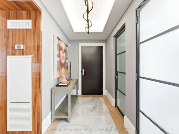 330 Richmond St W #2603, Toronto, ON M5V 0M4