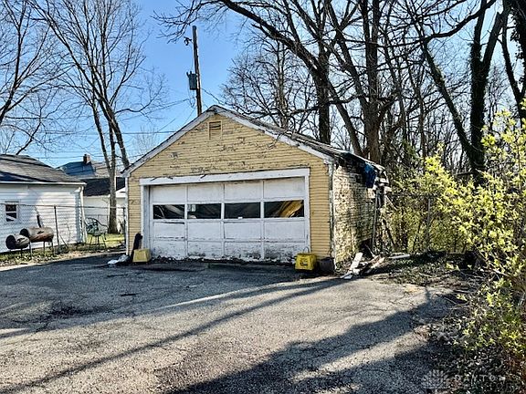 4th image of 236 Elmhurst Rd