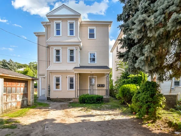 73 Weetamoe St, Fall River, MA 02720
