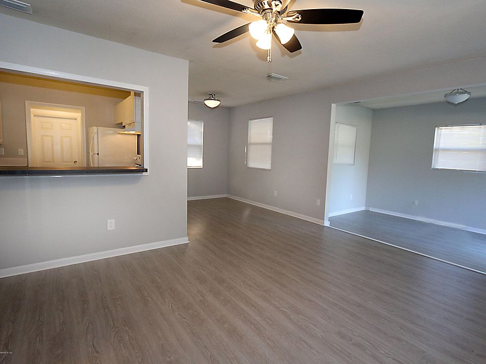 1st image of 516 Laurina St
