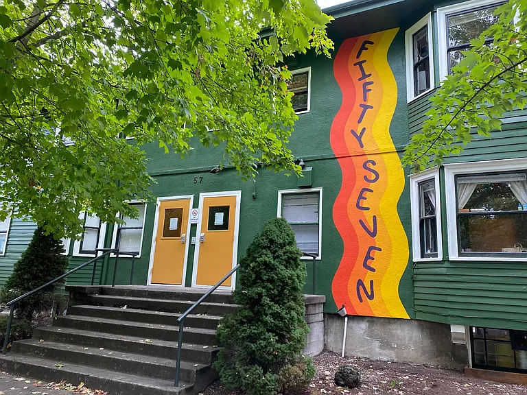57 Alberta — Photo 10