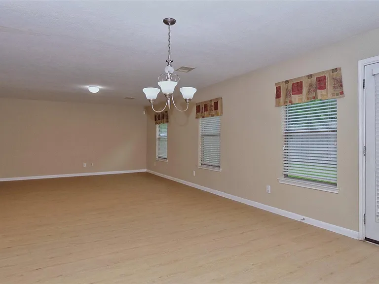 2923 Mustang Meadow Ln — Photo 7