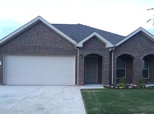 8533 Grand Oak Rd, Fort Worth, TX 76123