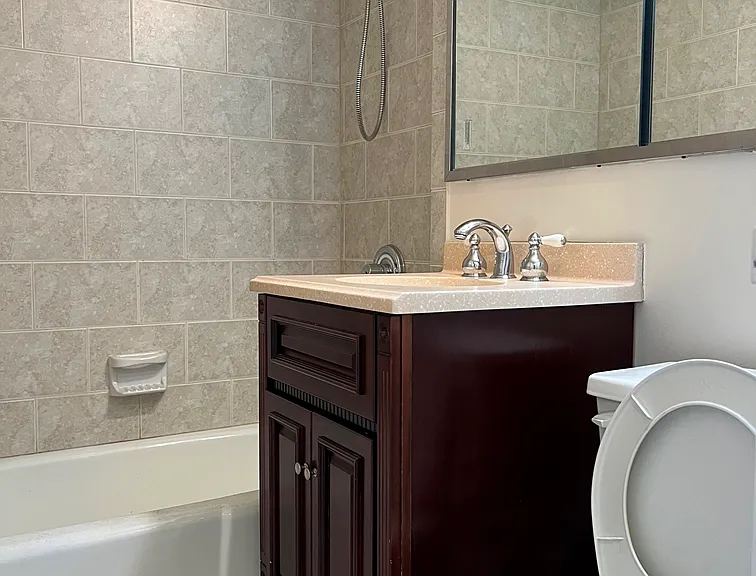 23-50 Waters Edge Dr #4P — Photo 20