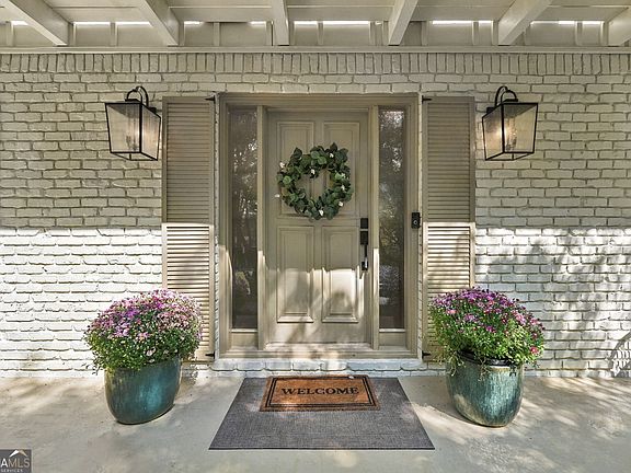 3rd image of 9875 La View Cir