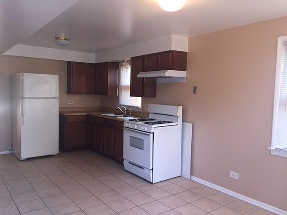 3rd image of 13937 S School St #1