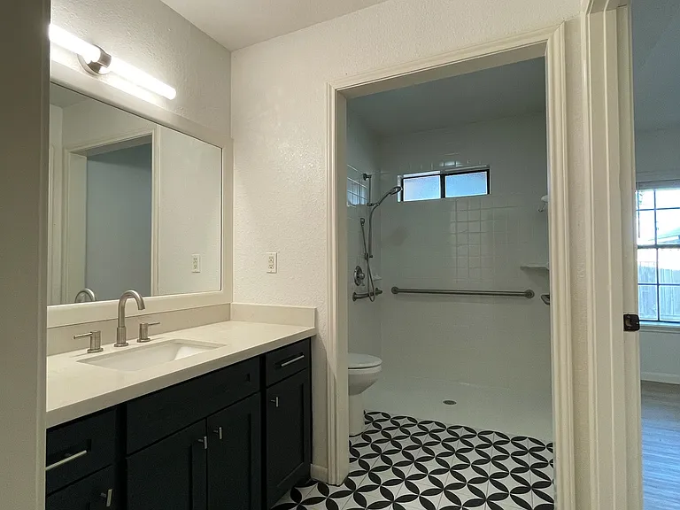 2201 Pin Oak Rd — Photo 10