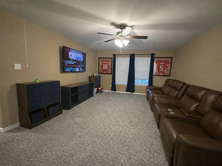 3909 Lorenzen Ct — Photo 15