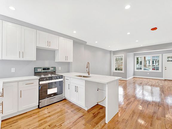 3rd image of 92-22 77th St #A