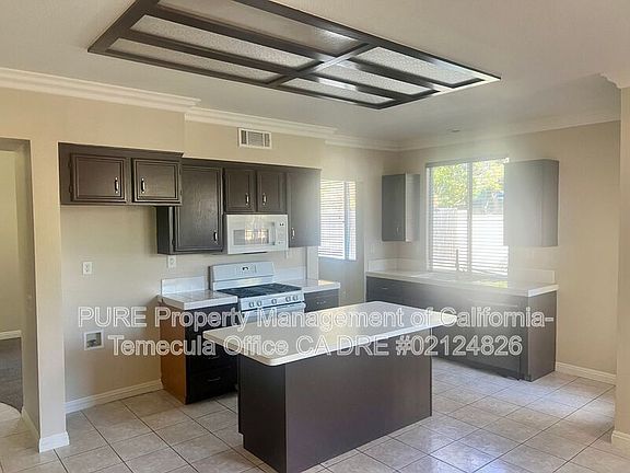 4th image of 39918 Ashwood Ln