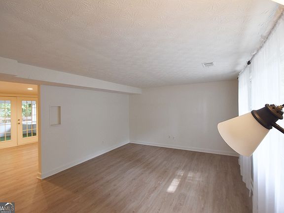 5th image of 107 Wynnmeade Pkwy