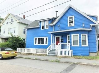 25 Park St, Webster, MA 01570