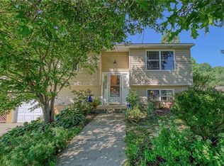 103 Old Ridge Rd, Coraopolis, PA 15108