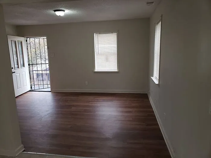 2066 Farrington St — Photo 10