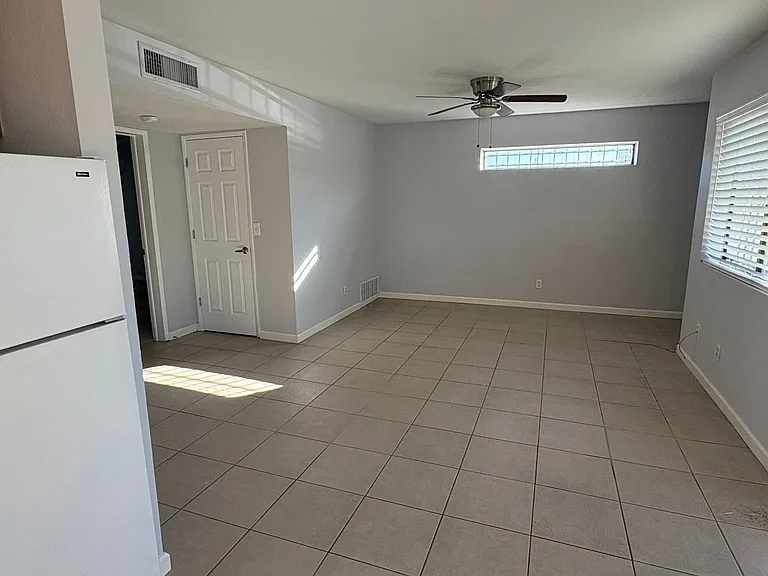 2837 N Euclid Ave #1-6 — Photo 3
