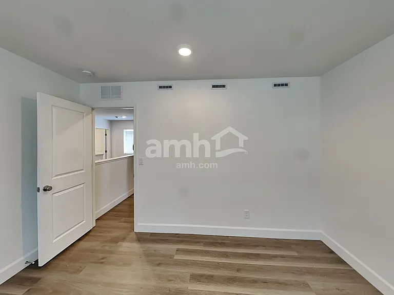 6459 Rush Ave — Photo 16