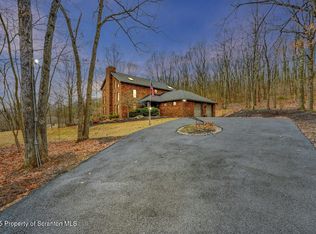 933 Newton Rd, Clarks Summit, PA 18411