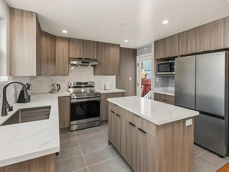 468 Vista Grande Ave — Photo 5