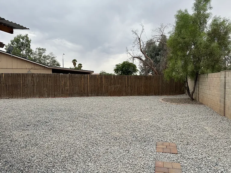 4553 N 82nd Ln — Photo 25