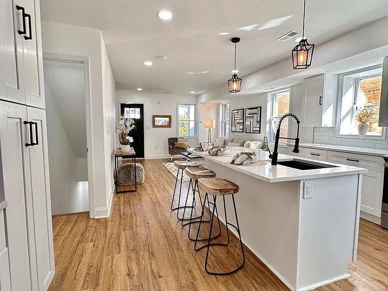 4709 Clay St NE — Photo 9