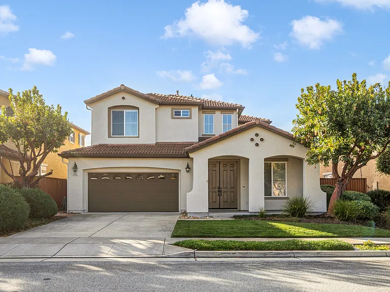 4382 Shoreline Ct — Photo 1