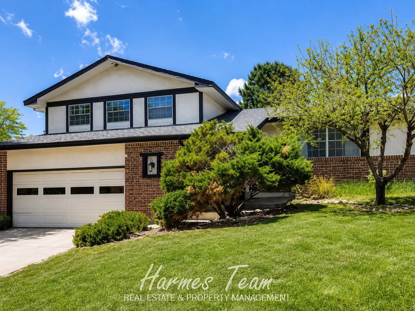 5 bed, 3.0 bath, 2303 sqft, $2,500 — Photo 2
