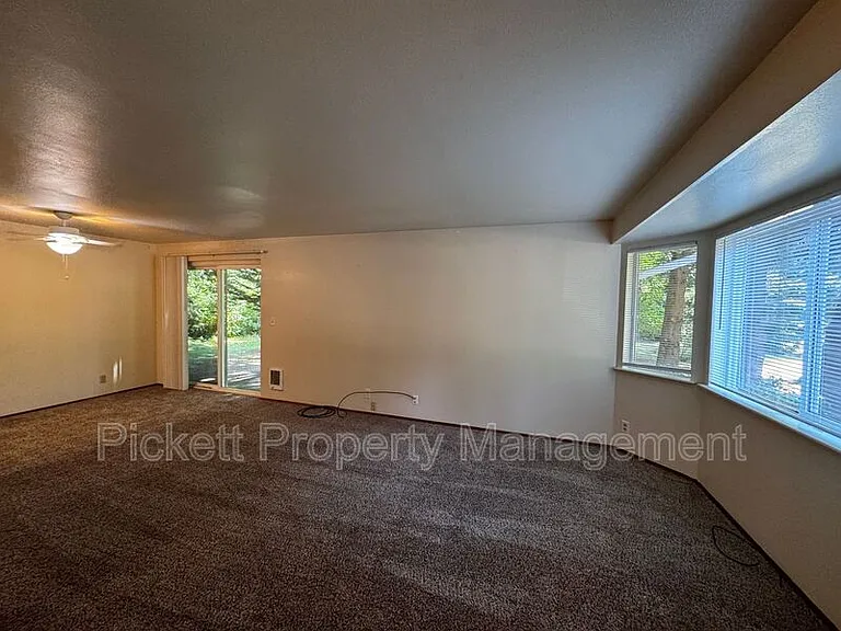 9349 Old Military Rd NE — Photo 4