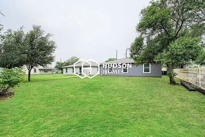 2618 Dahlgreen Ave — Photo 12