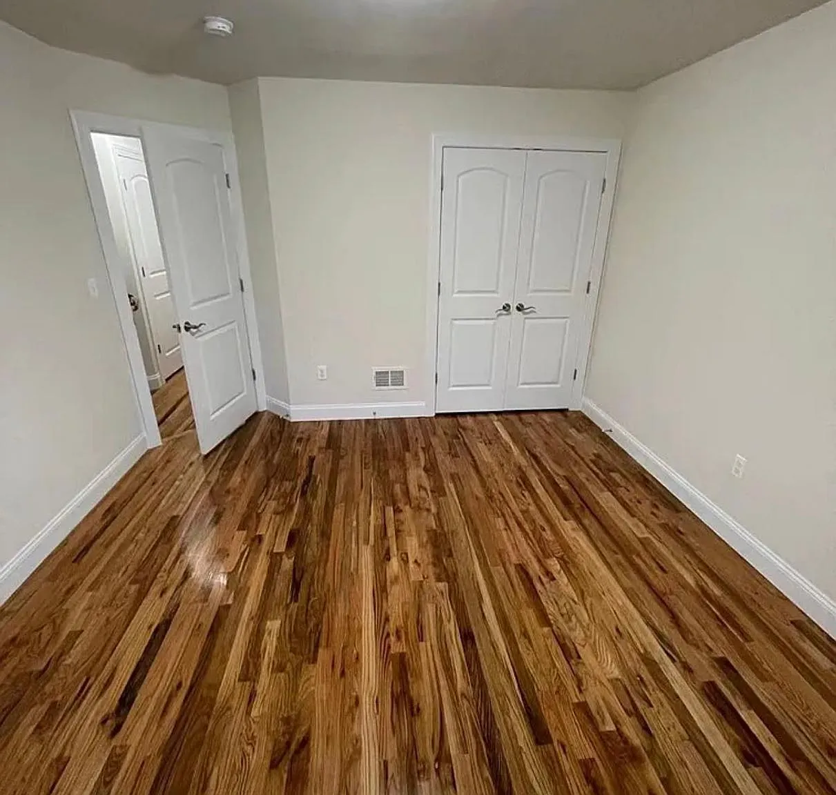 3 bed, 1300 sqft, $3,100 — Photo 4