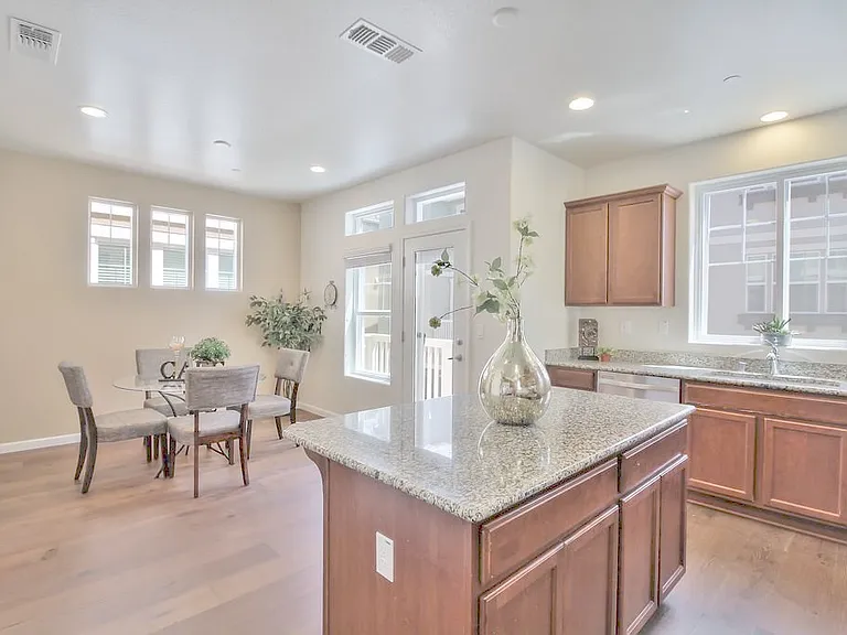 2913 Pescadero Ter — Photo 4