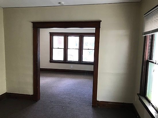 3rd image of 1540 Whitney Ave #1