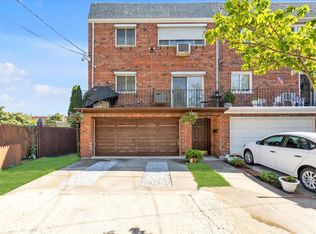 7017 73rd St, Ridgewood, NY 11385