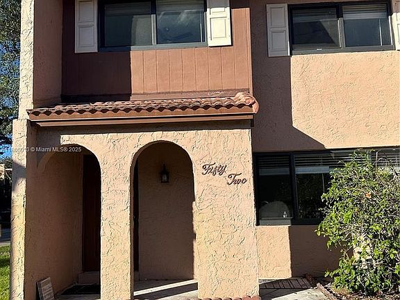 4th image of 52 Madrid Ln #1-14