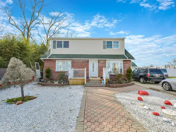 480 West Drive, Copiague, NY 11726