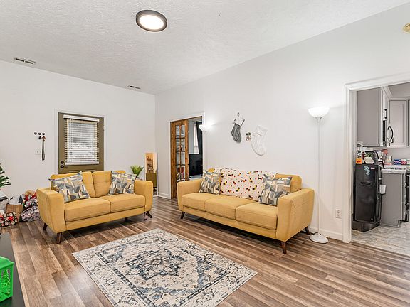 3rd image of 1108 Branson St