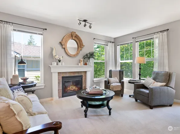 7703 Fairway Avenue SE #202, Snoqualmie, WA 98065