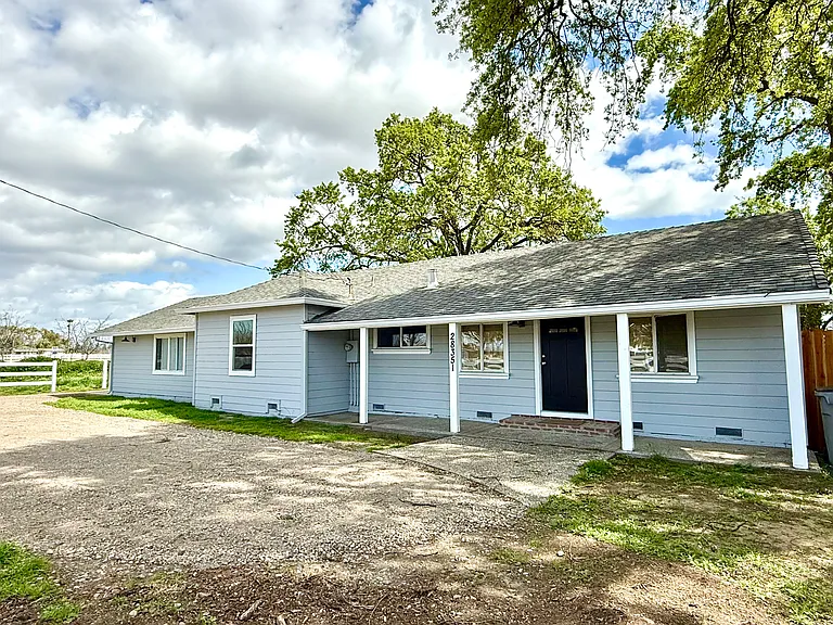 28351 Mace Blvd — Photo 2