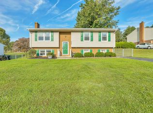 5226 Pin Oak Dr, Roanoke, VA 24019