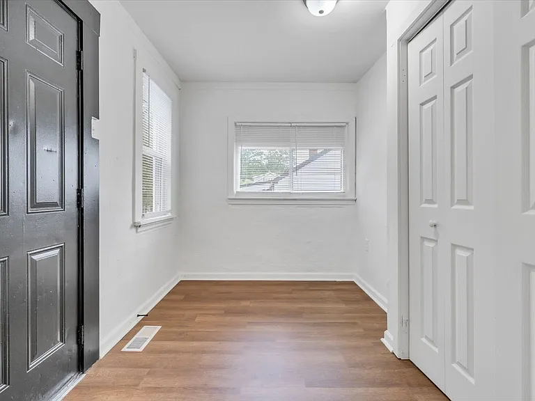1515 Hanover Ave NW — Photo 8