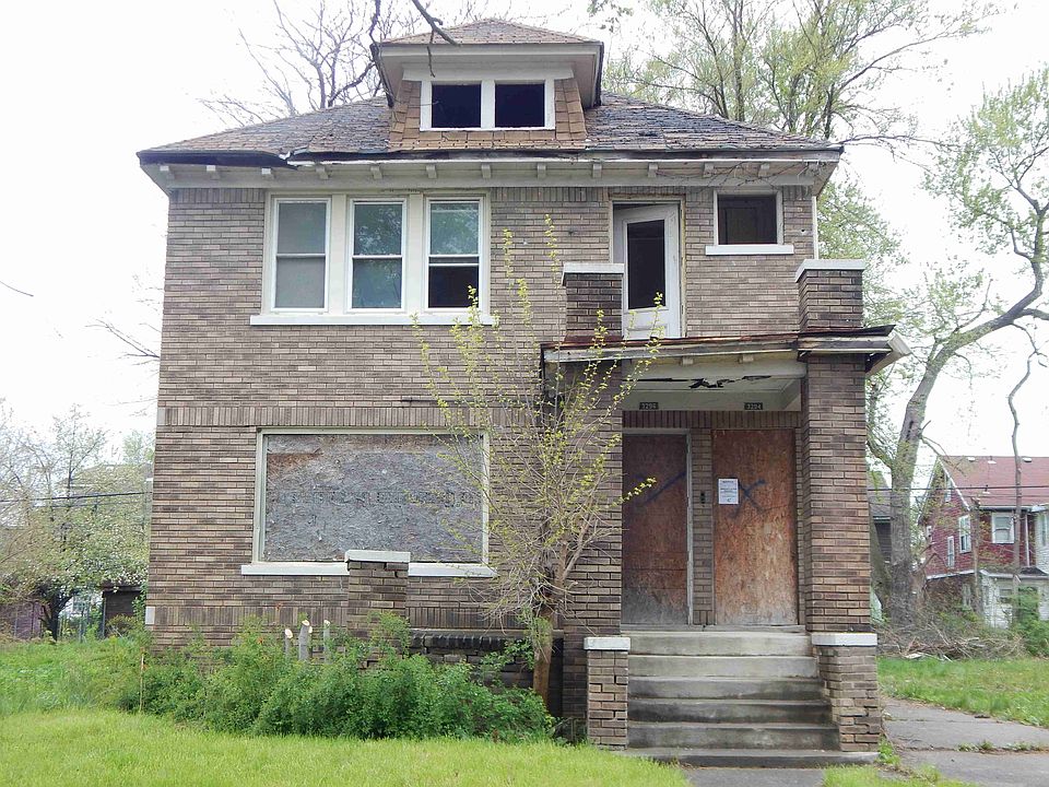 3294 Grand