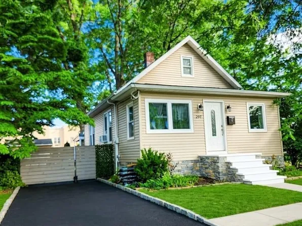 297 Grove St, Woodbridge, NJ 07095