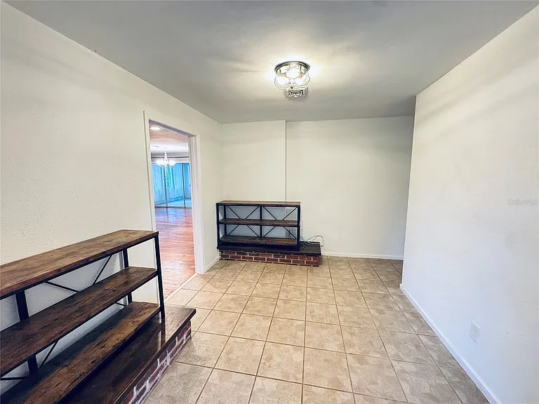 2022 Edgewood Rd — Photo 3